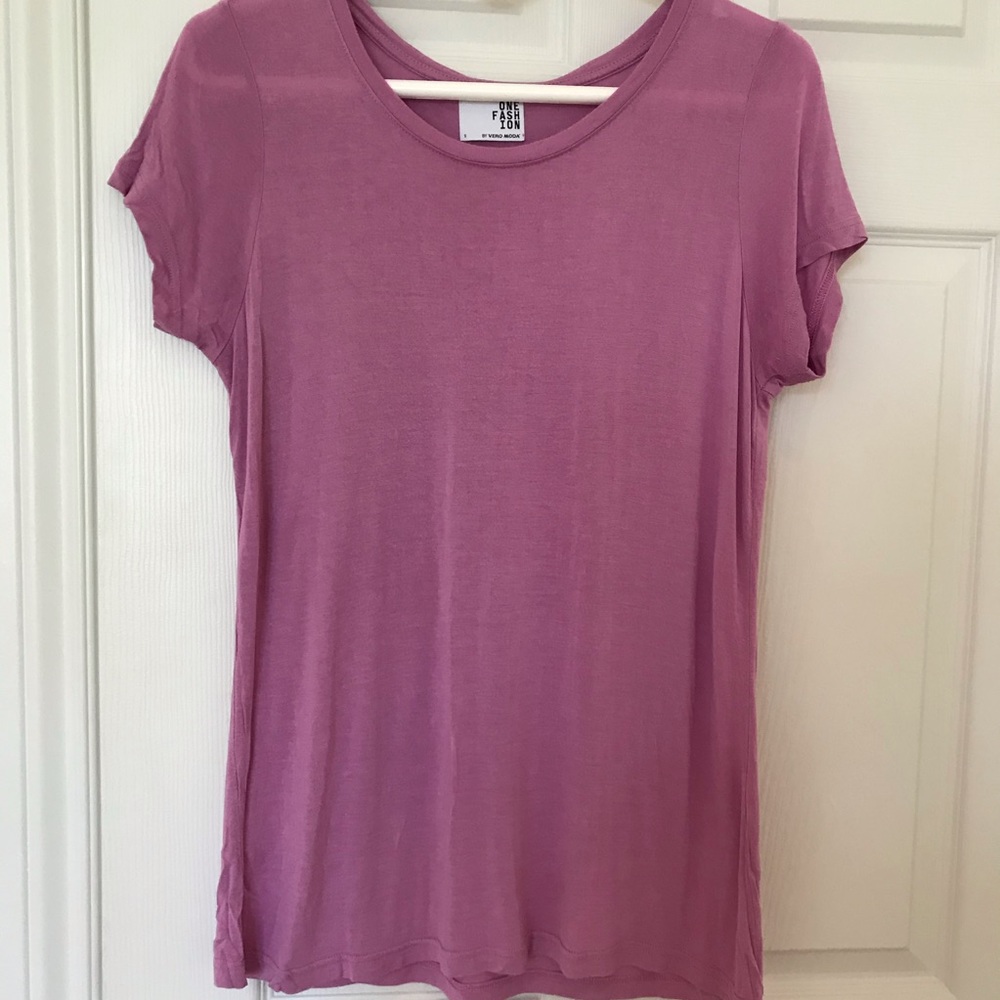 Vero Moda Woman’s small flowy pink T Shirt Size Small